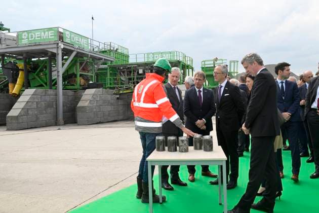 Interregional Royal Visit to WalloniaFlanders 2026 FARCIENNES, BELGIUM - APRIL 21: King Philippe of Belgium pictured visiting DEME Environnement during the first Interregional Royal Visit to WalloniaFlanders on April 21, 2026 in Farciennes, Belgium, 21 04 2026 Farciennes Belgium  Copyright: xPhilipxReynaersx