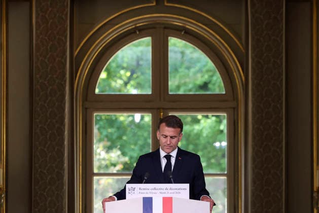 Decoration Ceremony For The Police Forces Who Intervened At The Bataclan - Paris France s President, Emmanuel Macron delivers a speech during a ceremony for awarding collective decorations to the police forces who intervened at the Bataclan during the attacks on November 13, 2015, at the Elysee Presidential palace, in Paris, on April, 21, 2026. Photo by Stephane Lemouton Pool ABACAPRESS.COM Paris France  Copyright: xLemoutonxStephane Pool ABACAx