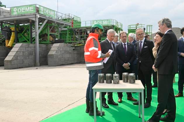 Interregional Royal Visit to WalloniaFlanders 2026 FARCIENNES, BELGIUM - APRIL 21: King Philippe of Belgium pictured visiting DEME Environnement during the first Interregional Royal Visit to WalloniaFlanders on April 21, 2026 in Farciennes, Belgium, 21 04 2026 Farciennes Belgium  Copyright: xPhilipxReynaersx