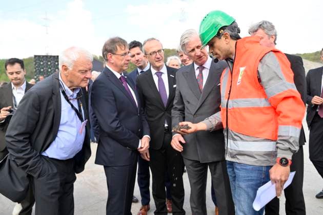Interregional Royal Visit to WalloniaFlanders 2026 FARCIENNES, BELGIUM - APRIL 21: King Philippe of Belgium pictured visiting DEME Environnement during the first Interregional Royal Visit to WalloniaFlanders on April 21, 2026 in Farciennes, Belgium, 21 04 2026 Farciennes Belgium  Copyright: xPhilipxReynaersx