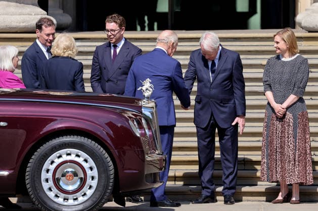 April 21, 2026, London, London, UK: London, UK. King Charles III and Queen Camilla arrive at the British Museum in London to view design recommendations, the final design and other elements of the national memorial to the late Queen Elizabeth II, marking the 100th anniversary of her birth. London UK  - ZUMAl94_ 20260421_zaf_l94_025 Copyright: xDinendraxHariax