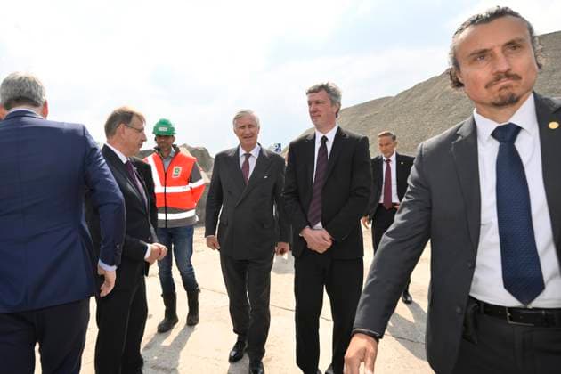 Interregional Royal Visit to WalloniaFlanders 2026 FARCIENNES, BELGIUM - APRIL 21: King Philippe of Belgium pictured visiting DEME Environnement during the first Interregional Royal Visit to WalloniaFlanders on April 21, 2026 in Farciennes, Belgium, 21 04 2026 Farciennes Belgium  Copyright: xPhilipxReynaersx