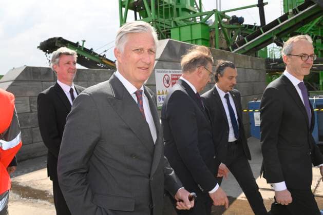 Interregional Royal Visit to WalloniaFlanders 2026 FARCIENNES, BELGIUM - APRIL 21: King Philippe of Belgium pictured visiting DEME Environnement during the first Interregional Royal Visit to WalloniaFlanders on April 21, 2026 in Farciennes, Belgium, 21 04 2026 Farciennes Belgium  Copyright: xPhilipxReynaersx