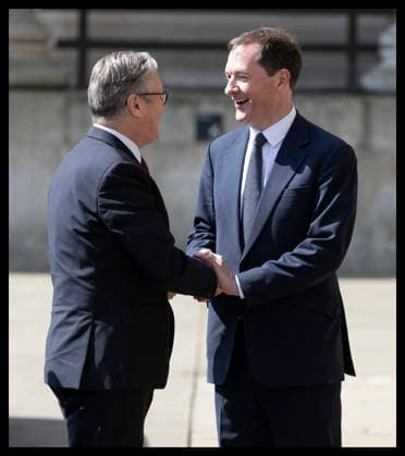 . 21 04 2026. London, United Kingdom. UK Prime Minister Keir Starmer with George Osborne as he arrives at the British Museum in London to view design recommendations for The Queen Elizabeth Memorial, on the 100th anniversary of the birth of Queen Elizabeth II.  xStephenxLockx xi-Imagesx IIM-26717-0036