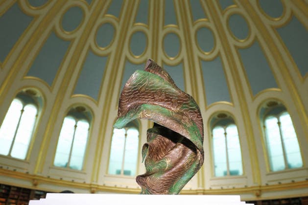 Britain s King Charles and Queen Camilla visit the British Museum on the 100th anniversary of Queen Elizabeth s birth in London, UK, 21 April 2026 London, UK, 21 April 2026: A scaled model of The Commonwealth Wind Sculpture by artist Yinka Shonibare, which will form part of the Queen Elizabeth Memorial, is seen at the British Museum, on the 100th anniversary of the late queen s birth in London., Credit:Toby Melville Avalon United Kingdom, London  Copyright: xTobyxMelvillex xAvalonx 1093327670