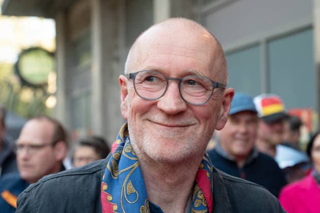 Actor Peter LOHMEYER, portrait, portrait, portrait, single image, cropped single motif, red carpet, red carpet show, arrival, arrival, film premiere Vier von hier, 21 04 2026, at the Lichtburg in Essen,