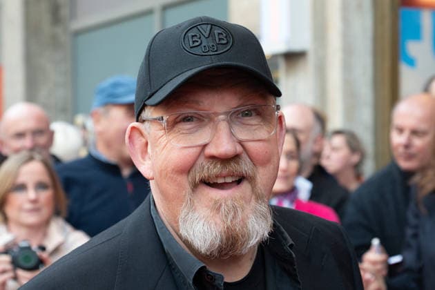 Actor Dietmar BAER, bear, portrait, portrait, single image, cropped single motif, red carpet, red carpet show, arrival, arrival, film premiere Vier von hier, 21 04 2026, in the Lichtburg in Essen,