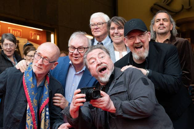 Actor Peter LOHMEYER, Bodo HOMBACH, Chairman of the Brost Foundation, actor Joachim KROL, presenter Bettina BOETTINGER, actor Dietmar BAER, bear, actor Armin ROHDE, Boris BERGER, member of the Brost Foundation board, director Christoph RUETER, Rüter, red carpet, red carpet show, arrival, arrival, film premiere Vier von hier