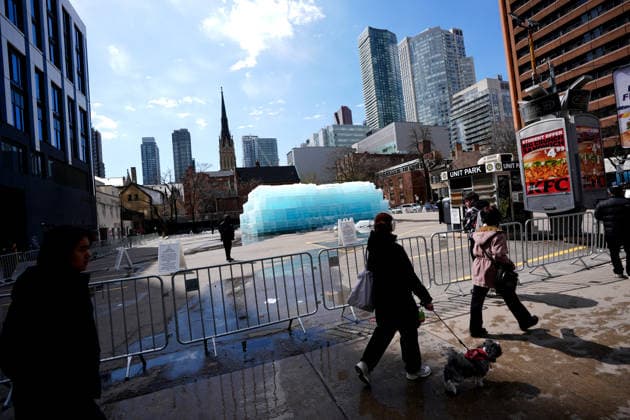 Ice Sculpture Draws Crowd for Drake’s New Album in Toronto TORONTO, CANADA - APRIL 21 : People gather around an ice sculpture, installed in a parking lot as part of a promotional campaign for Canadian rapper Drake’s new album ICEMAN in Toronto, Ontario, Canada on April 21, 2026. Mert Alper Dervis Anadolu Ontario Canada. Editorial use only. Please get in touch for any other usage.  Copyright: x2026xAnadoluxMertxAlperxDervisx