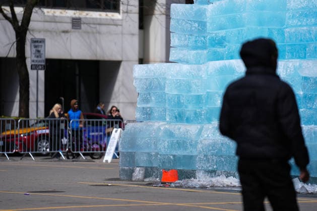Ice Sculpture Draws Crowd for Drake’s New Album in Toronto TORONTO, CANADA - APRIL 21 : People gather around an ice sculpture, installed in a parking lot as part of a promotional campaign for Canadian rapper Drake’s new album ICEMAN in Toronto, Ontario, Canada on April 21, 2026. Mert Alper Dervis Anadolu Ontario Canada. Editorial use only. Please get in touch for any other usage.  Copyright: x2026xAnadoluxMertxAlperxDervisx