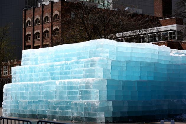 Ice Sculpture Draws Crowd for Drake’s New Album in Toronto TORONTO, CANADA - APRIL 21 : An ice sculpture, installed in a parking lot as part of a promotional campaign for Canadian rapper Drake’s new album ICEMAN in Toronto, Ontario, Canada on April 21, 2026. Mert Alper Dervis Anadolu Ontario Canada. Editorial use only. Please get in touch for any other usage.  Copyright: x2026xAnadoluxMertxAlperxDervisx