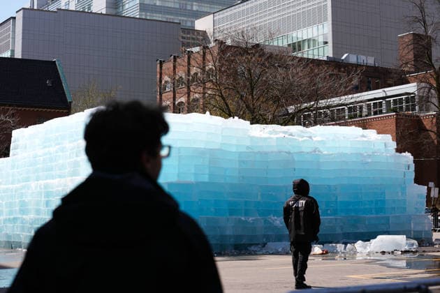 Ice Sculpture Draws Crowd for Drake’s New Album in Toronto TORONTO, CANADA - APRIL 21 : People gather around an ice sculpture, installed in a parking lot as part of a promotional campaign for Canadian rapper Drake’s new album ICEMAN in Toronto, Ontario, Canada on April 21, 2026. Mert Alper Dervis Anadolu Ontario Canada. Editorial use only. Please get in touch for any other usage.  Copyright: x2026xAnadoluxMertxAlperxDervisx