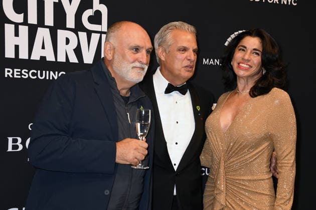 NEW YORK, NY- APRIL 21: Joso Andro s, Eric Ripert and Sandra Ripert at City Harvest Presents The 2026 Gala: Shaken, Not Stirred on April 21, 2026 at Cipriani 42nd St in New York City. Credit: AdMedia New York City USA  - ZUMAa123 20260421_zaa_a123_019 Copyright: xJackxFyckex