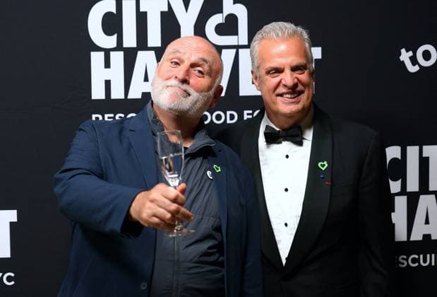 2026 City Harvest Gala - NYC José Andrés and Eric Ripert attend the 2026 City Harvest Gala at the Cipriani restaurant in New York, NY on April 21, 2026. Photo by Charles Guerin ABACAPRESS.COM New York City NY United States  Copyright: xGuerinxCharles ABACAx
