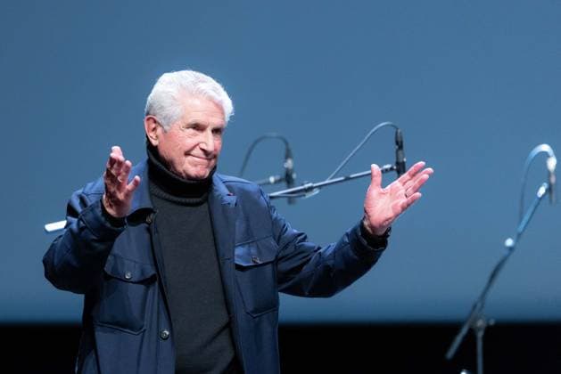 2nd World AI Film Festival Opening Ceremony - Cannes Claude Lelouch receives an Honorary Prize during the 2nd World AI Film Festival (WAIFF) opening ceremony at the Palais des Festivals in Cannes. France on April 21, 2026. Photo by Shootpix ABACAPRESS.COM Cannes France  Copyright: xShootpix ABACAx