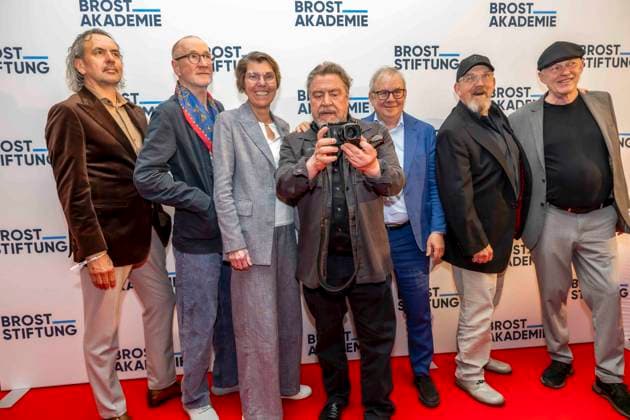 ABB 4VONHIER Peter Lohmeyer actor , Betina Bötinger Boettinger presenter , , Armin Rohde actor , Joachim Krol actor , Dietmar Bär Baer actor on the red carpet at the WDR TV film premiere Vier von Hier at the Lichtburg, cinema premiere in Essen on 21 94 2026