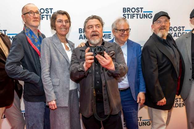 ABB 4VONHIER Peter Lohmeyer actor , Betina Bötinger Boettinger presenter , , Armin Rohde actor , Joachim Krol actor , Dietmar Bär Baer actor on the red carpet at the WDR TV film premiere Vier von Hier at the Lichtburg, cinema premiere in Essen on 21 94 2026