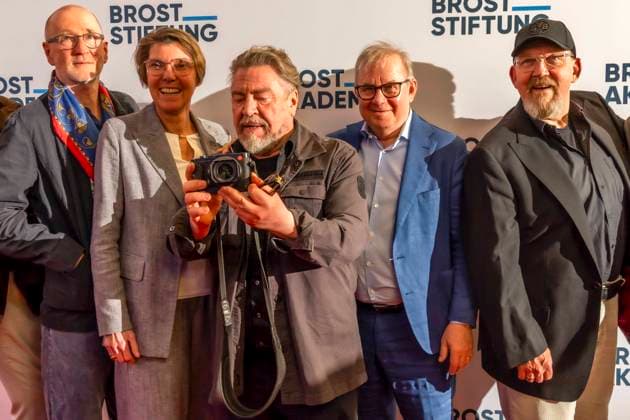 ABB 4VONHIER Peter Lohmeyer actor , Betina Bötinger Boettinger presenter , , Armin Rohde actor , Joachim Krol actor , Dietmar Bär Baer actor on the red carpet at the WDR TV film premiere Vier von Hier at the Lichtburg, cinema premiere in Essen on 21 94 2026