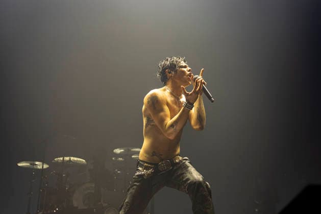 Yungblud performs live at Utilita Arena in Newcastle, UK, 21 April 2026 Yungblud performs live at Utilita Arena in Newcastle, UK, 21 April 2026., Credit:David Wala Avalon England, Tyne and Wear, Newcastle upopn Tyne  Copyright: xDavidxWalax xAvalonx 1093405198