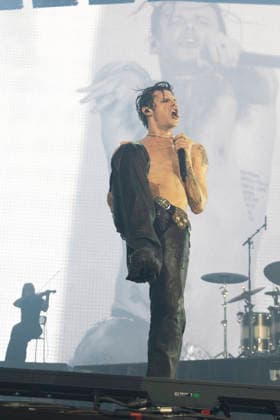 Yungblud performs live at Utilita Arena in Newcastle, UK, 21 April 2026 Yungblud performs live at Utilita Arena in Newcastle, UK, 21 April 2026., Credit:David Wala Avalon England, Tyne and Wear, Newcastle upopn Tyne  Copyright: xDavidxWalax xAvalonx 1093405208