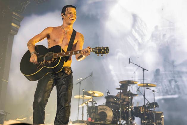 Yungblud performs live at Utilita Arena in Newcastle, UK, 21 April 2026 Yungblud performs live at Utilita Arena in Newcastle, UK, 21 April 2026., Credit:David Wala Avalon England, Tyne and Wear, Newcastle upopn Tyne  Copyright: xDavidxWalax xAvalonx 1093405227