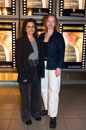 Nachbeben , Premiere at Kino in der Kulturbrauerei, Berlin, 22 04 2026 Leading actress Özlem Saglanmak and director Zinnini Elkington, NACHBEBEN theatrical release 07 05 2026 , Photo Call for the Berlin Premiere, Kino in der Kulturbrauerei, Berlin, 22 04 2026 Berlin Kino in der Kulturbrauerei Germany, germany Copyright: xChristianxBehringx
