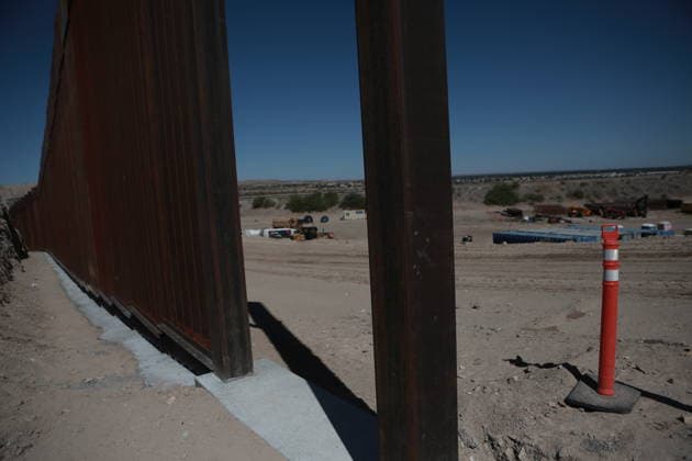 Construction of border wall between Ciudad Juarez and New Mexico has reached 100 meters CIUDAD JUAREZ , MEXICO - APRIL 22: Construction of the border wall between Ciudad Juarez and New Mexico has reached its first 100 meters in Ciudad Juarez, Mexico on April 22, 2026. This project is part of the Smart Wall initiative, launched by the U.S. government under President Donald Trump, which includes 370 kilometers of physical wall and nearly 640 kilometers of new technology in the El Paso. Christian Torres Anadolu Ciudad Juarez Mexico. Editorial use only. Please get in touch for any other usage.  Copyright: x2026xAnadoluxChristianxTorresx