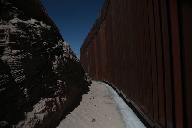 Construction of border wall between Ciudad Juarez and New Mexico has reached 100 meters CIUDAD JUAREZ , MEXICO - APRIL 22: Construction of the border wall between Ciudad Juarez and New Mexico has reached its first 100 meters in Ciudad Juarez, Mexico on April 22, 2026. This project is part of the Smart Wall initiative, launched by the U.S. government under President Donald Trump, which includes 370 kilometers of physical wall and nearly 640 kilometers of new technology in the El Paso. Christian Torres Anadolu Ciudad Juarez Mexico. Editorial use only. Please get in touch for any other usage.  Copyright: x2026xAnadoluxChristianxTorresx