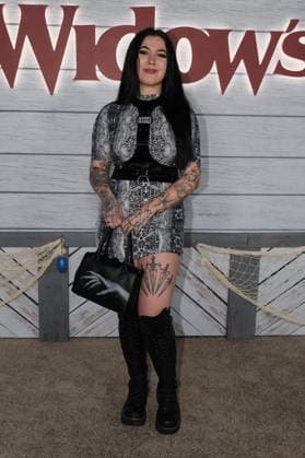 NEW YORK, NEW YORK - APRIL 22: Grace Mitscherlich at Apple s Widow s Bay New York Premiere at Regal Union SKate O Flynn quare on April 22, 2026 in New York City. Credit: AdMedia USA  - ZUMAa123 20260422_zaa_a123_119 Copyright: xChrisxGonzalezx
