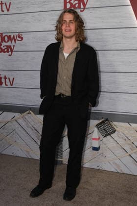 NEW YORK, NEW YORK - APRIL 22: Beck Nolan at Apple s Widow s Bay New York Premiere at Regal Union SKate O Flynn quare on April 22, 2026 in New York City. Credit: AdMedia USA  - ZUMAa123 20260422_zaa_a123_120 Copyright: xChrisxGonzalezx
