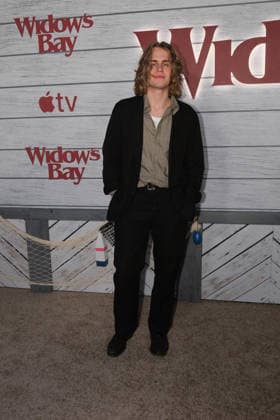 NEW YORK, NEW YORK - APRIL 22: Beck Nolan at Apple s Widow s Bay New York Premiere at Regal Union SKate O Flynn quare on April 22, 2026 in New York City. Credit: AdMedia USA  - ZUMAa123 20260422_zaa_a123_122 Copyright: xChrisxGonzalezx