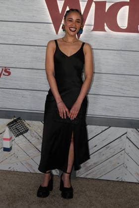 NEW YORK, NEW YORK - APRIL 22: Kalala Kiwanuka-Woernleat Apple s Widow s Bay New York Premiere at Regal Union SKate O Flynn quare on April 22, 2026 in New York City. Credit: AdMedia USA  - ZUMAa123 20260422_zaa_a123_133 Copyright: xChrisxGonzalezx