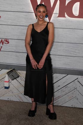 NEW YORK, NEW YORK - APRIL 22: Kalala Kiwanuka-Woernleat Apple s Widow s Bay New York Premiere at Regal Union SKate O Flynn quare on April 22, 2026 in New York City. Credit: AdMedia USA  - ZUMAa123 20260422_zaa_a123_160 Copyright: xChrisxGonzalezx