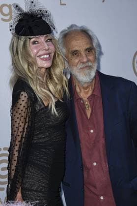 Tommy Chong, Shelby Chong at arrivals for The Environmental Working Group and Know Your Value Annual Earth Day Dinner, Skirball Cultural Center, Los Angeles, CA, April 22, 2026. Photo By: Elizabeth Goodenough Everett Collection The Environmental Working Group and Know Your Value Annual Earth Day Dinner PUBLICATIONXNOTxINxCANxCHNxFRAxITAxJPNxNORxPOLxRUSxESPxUKxUSA