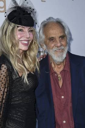 Tommy Chong, Shelby Chong at arrivals for The Environmental Working Group and Know Your Value Annual Earth Day Dinner, Skirball Cultural Center, Los Angeles, CA, April 22, 2026. Photo By: Elizabeth Goodenough Everett Collection The Environmental Working Group and Know Your Value Annual Earth Day Dinner PUBLICATIONXNOTxINxCANxCHNxFRAxITAxJPNxNORxPOLxRUSxESPxUKxUSA