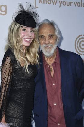 Tommy Chong, Shelby Chong at arrivals for The Environmental Working Group and Know Your Value Annual Earth Day Dinner, Skirball Cultural Center, Los Angeles, CA, April 22, 2026. Photo By: Elizabeth Goodenough Everett Collection The Environmental Working Group and Know Your Value Annual Earth Day Dinner PUBLICATIONXNOTxINxCANxCHNxFRAxITAxJPNxNORxPOLxRUSxESPxUKxUSA