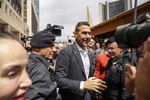 News - Roberto Vannacci opens the Naples branch of the Futuro Nazionale Party Roberto Vannacci, leader of the new National Future Party, has opened the party s Naples branch at the Centro Direzionale Napoli Napoli Italy Copyright: xAntonioxBalascox xLiveMediax LPN_2407974