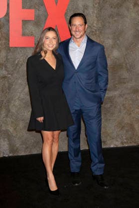 David Ready with guest at the premiere of the Netflix film Apex at the Paris Theater New York, 22 04 2026 Foto:xB.xHinex xFuturexImagex apex_6409