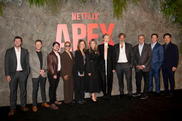 Will McCance, James Spetner, Jeremy Robbins, Michelle Evans, Charlize Theron, Baltasar Kormakur, Peter Chernin, David Ready, Dan Lin and guests at the premiere of the Netflix film Apex at the Paris Theatre New York, 22 04 2026 Foto:xB.xHinex xFuturexImagex apex_6452