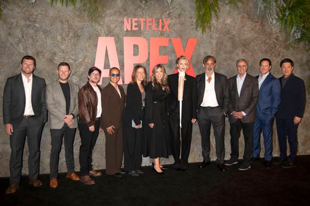 Will McCance, James Spetner, Jeremy Robbins, Michelle Evans, Charlize Theron, Baltasar Kormakur, Peter Chernin, David Ready, Dan Lin and guests at the premiere of the Netflix film Apex at the Paris Theatre New York, 22 04 2026 Foto:xB.xHinex xFuturexImagex apex_6453