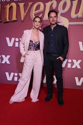 Los Encantos del Sinverguenza Red Carpet Carolina Miranda and Manolo Cardona attend the red carpet for ˜Los Encantos del Sinverguenza™ tv series at Videocine. on April 22, 2026 in Mexico City, Mexico. (Photo by Yamak Perea Eyepix Group) Copyright: xYamakxPerea xEyepixxGroupx YP_22042026_181530