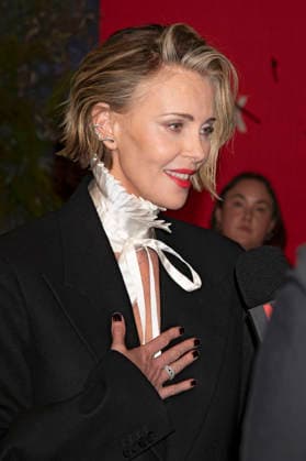 Charlize Theron at the premiere of the Netflix film Apex at the Paris Theatre New York, 22 04 2026 Foto:xB.xHinex xFuturexImagex apex_6457