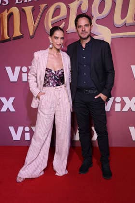 Los Encantos del Sinverguenza Red Carpet Carolina Miranda and Manolo Cardona attend the red carpet for ˜Los Encantos del Sinverguenza™ tv series at Videocine. on April 22, 2026 in Mexico City, Mexico. (Photo by Yamak Perea Eyepix Group) Copyright: xYamakxPerea xEyepixxGroupx YP_22042026_181527