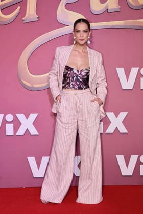 Los Encantos del Sinverguenza Red Carpet Carolina Miranda attends the red carpet for ˜Los Encantos del Sinverguenza™ tv series at Videocine. on April 22, 2026 in Mexico City, Mexico. (Photo by Yamak Perea Eyepix Group) Copyright: xYamakxPerea xEyepixxGroupx YP_22042026_181377