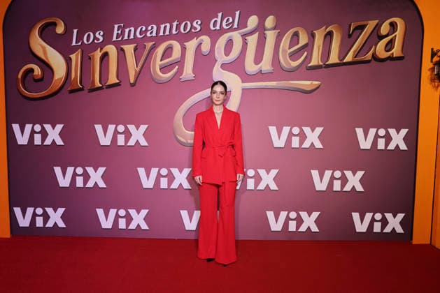 Los Encantos del Sinverguenza Red Carpet Elena Medina attends the red carpet for ˜Los Encantos del Sinverguenza™ tv series at Videocine. on April 22, 2026 in Mexico City, Mexico. (Photo by Yamak Perea Eyepix Group) Copyright: xYamakxPerea xEyepixxGroupx YP_22042026_181415
