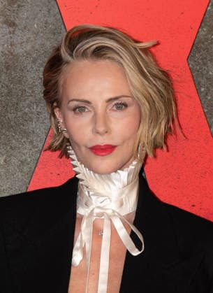 Arrivals for the New York premiere of Netflix s Apex at the Plaza Hotel Featuring: Charlize Theron Where: New York, United States When: 22 Apr 2026 Credit: Janet Mayer INSTARimages.com EDITORIAL USE ONLY. NOT FOR USE BY NEWSPAPERS BASED IN THE UK. Copyright: xx instar55637170