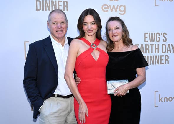 The Environmental Working Group x Know Your Values Annual Earth Day Dinner John Kerr, Miranda Kerr and Therese arriving to The Environmental Working Group x Know Your Values Annual Earth Day Dinner at Skirball Cultural Center on April 22, 2026 in Los Angeles, CA. Los Angeles Skirball Cultural Center California USA Copyright: xLISAxOConnor AFF-USA.comx