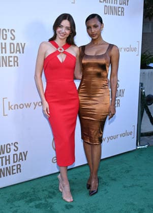 The Environmental Working Group x Know Your Values Annual Earth Day Dinner Miranda Kerr and Jasmine Tookes arriving to The Environmental Working Group x Know Your Values Annual Earth Day Dinner at Skirball Cultural Center on April 22, 2026 in Los Angeles, CA. Los Angeles Skirball Cultural Center California USA Copyright: xLISAxOConnor AFF-USA.comx