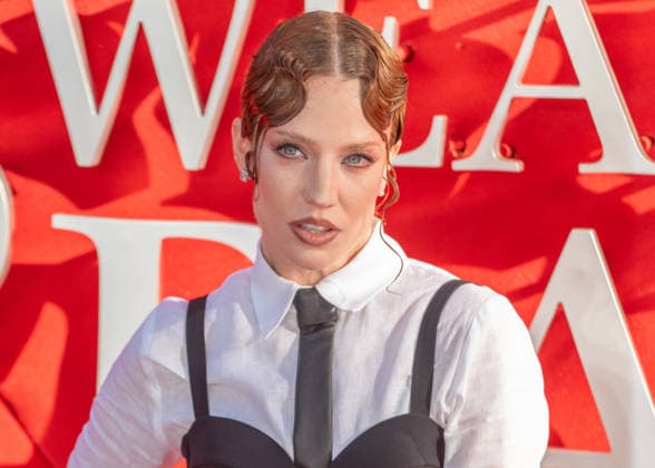 Jess Glynne attends The Devil Wears Prada 2 European Premiere in London, England. UK. Wednesday 23rd April 2026. Copyright: xJamesxWarrenx ae75e350
