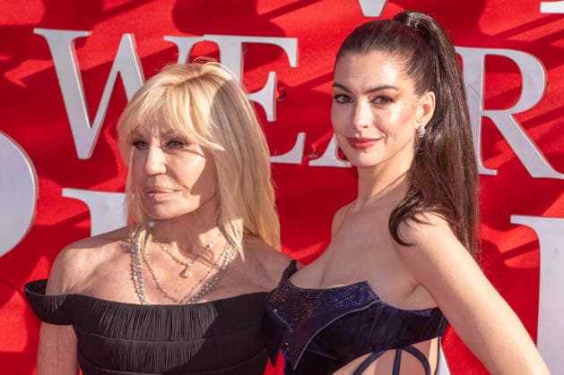 Donatella Versace and Anne Hathaway attends The Devil Wears Prada 2 European Premiere in London, England. UK. Wednesday 23rd April 2026. Copyright: xJamesxWarrenx ae75e288